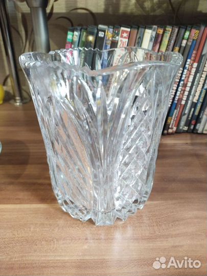 Хрустальная ваза