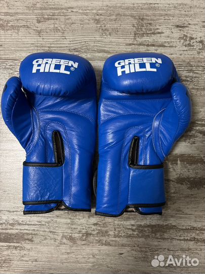 Боксерские перчатки