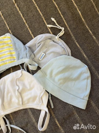 Шапочки, чепчики на младенца 7 штук