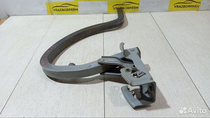 Петля крышки багажника правая Chevrolet Cruze J300