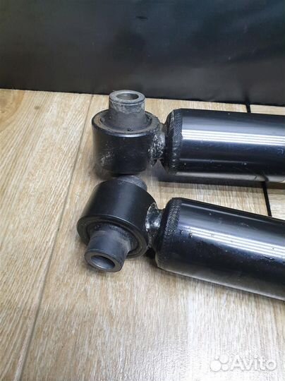 Амортизатор задний Kia Stinger