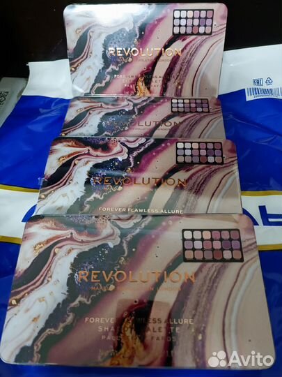 Тени для век revolution новые