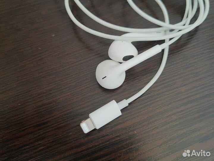 Наушники earpods