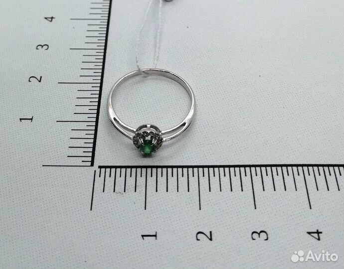 Кольцо с природным камнем Золото