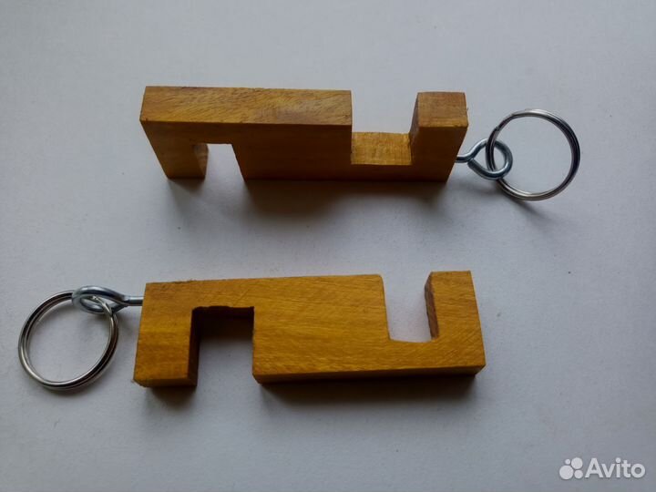 Брелок - подставка для смартфона