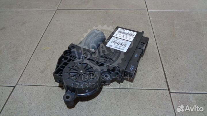 Моторчик стеклоподъемника Audi A8 (D3)