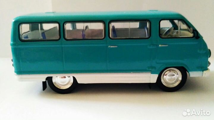 Раф 977, масштаб 1/43