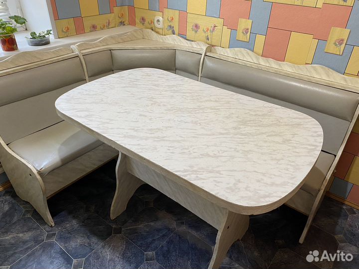 Кухонный уголок бу со столом