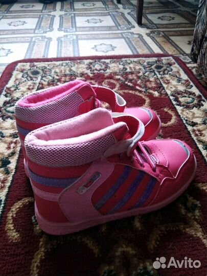 Кроссовки для девочек