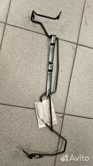 Кронштейн сиденья VW Tiguan 2014 5N0881560B