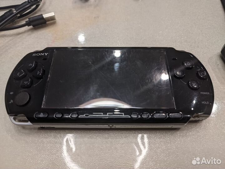 Портативная приставка Sony PSP 3008