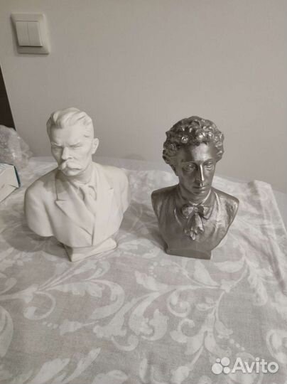 Бюст Горький