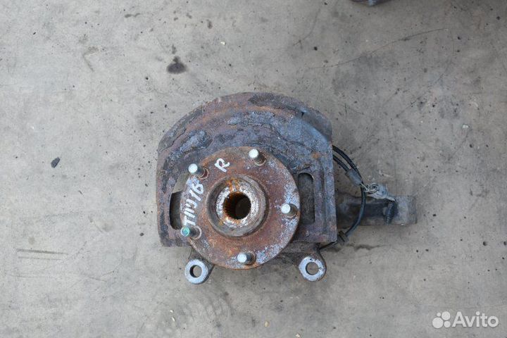 Кулак поворотный передний правый Nissan Qashqai