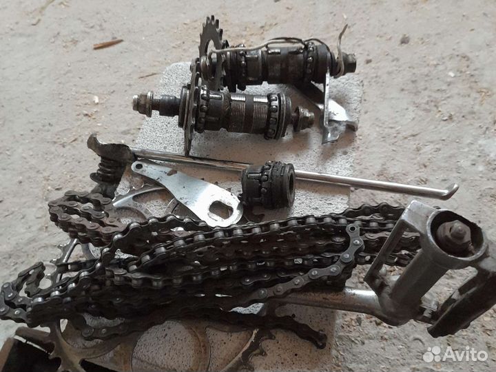 Цепь,каретка,запчасти к велосипеду