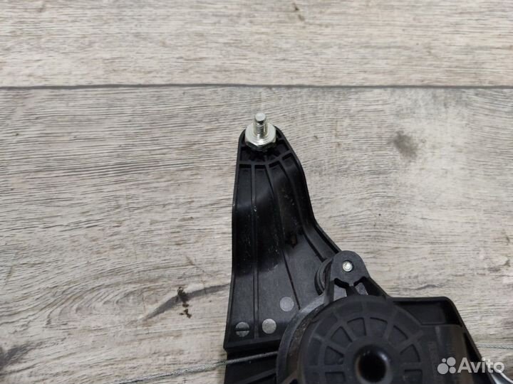 Стеклоподъемник электрический задний правый xray