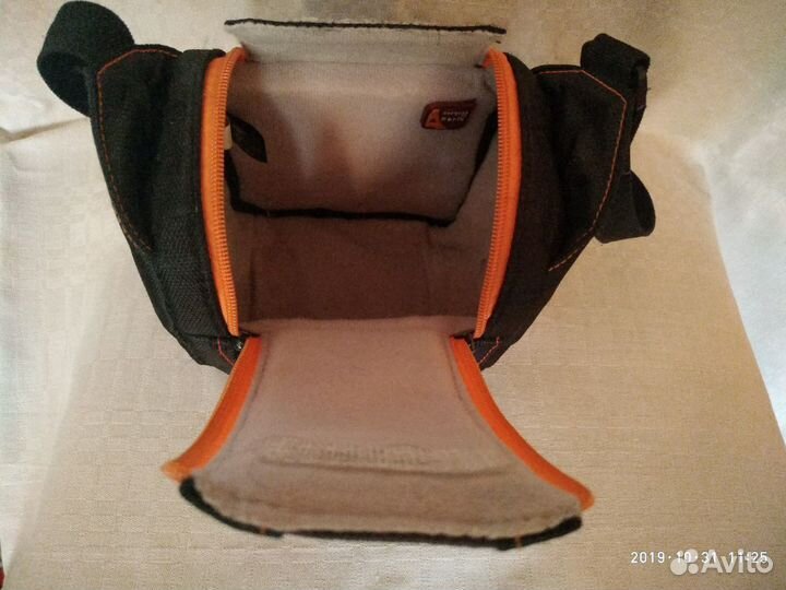 Продам сумку для фотоаппарата Uhuaia