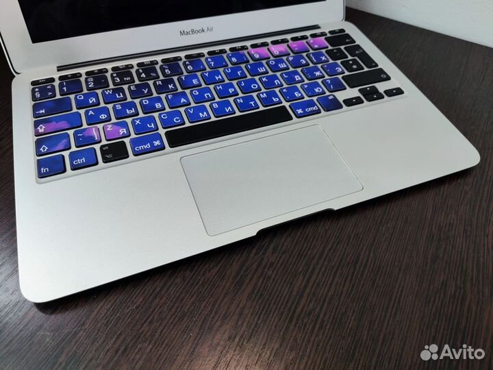 Apple MacBook Air 11 Core i7/4гб/SSD 256