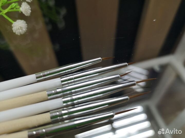 Кисть тонкая для маникюра