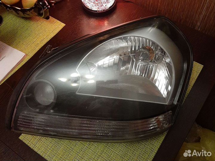 Фара передняя левая на Hyundai Tucson 2008г