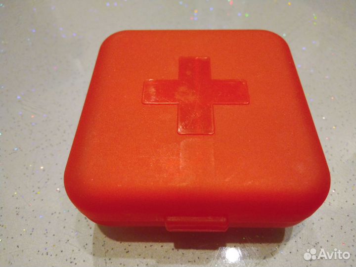 Маленькая таблетница 4 отделения