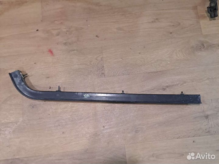 Полозья для сдвижной двери правая Mazda MPV