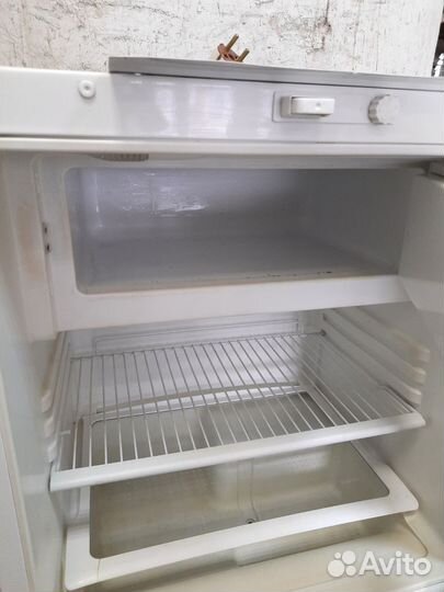 Холодильник маленький итальянский рабочий доставк