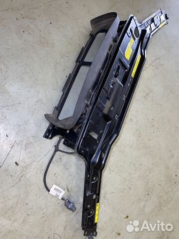 Телевизор (рамка радиатора) Volvo S60 RS59