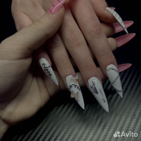 Начинающий мастер маникюра