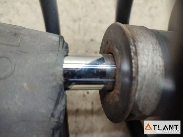 Стойка передняя правая honda stepwgn