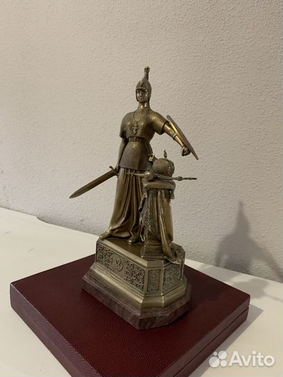 Бронзовая статуэтка Россия