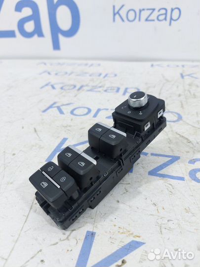 Блок управления стеклоподъемниками передний левый