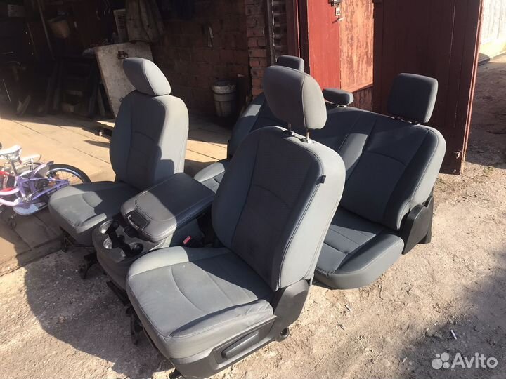 Dodge ram салон
