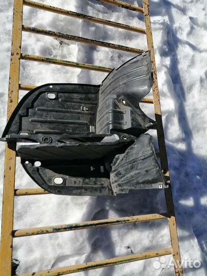 Подкрылки на Honda fit shuttle