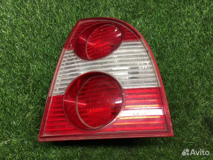 Фонарь задний правый Volkswagen Passat (B5+) 2000