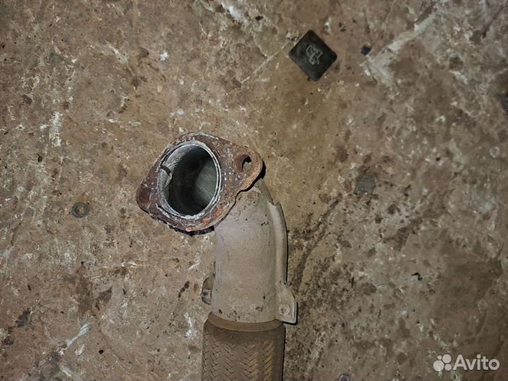 Выхлопная трасса Mitsubishi Carisma