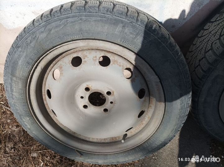 Диски с резиной pirelli 185/55 р15 зимняя шипы