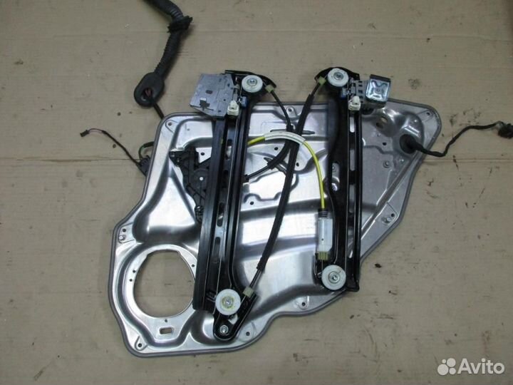 Стеклоподъемник задний левый w218 CLS-class 651