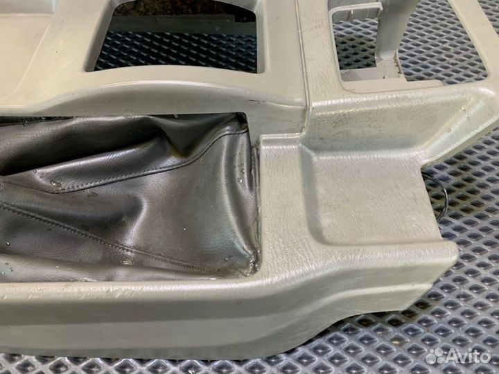 Консоль АКПП Nissan Safari