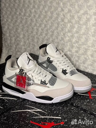 Кроссовки Nike Air Jordan 4 retro с мехом