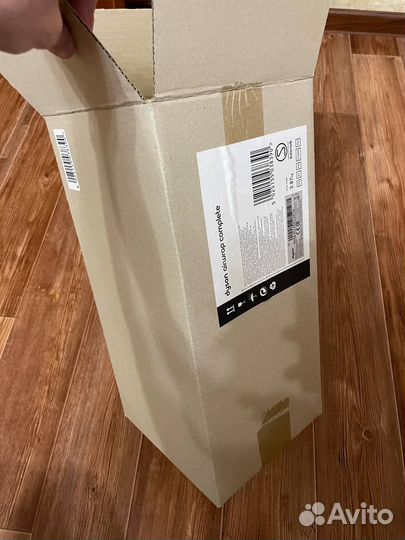 Коробка от оригинального фена dyson