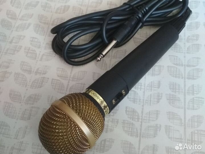 Микрофон для караоке проводной