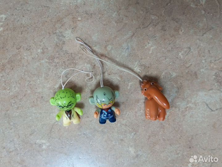 Брелки игрушки Киндер - сюрприз