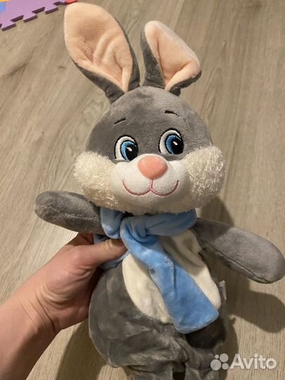 Мягкая игрушка заяц с молнией