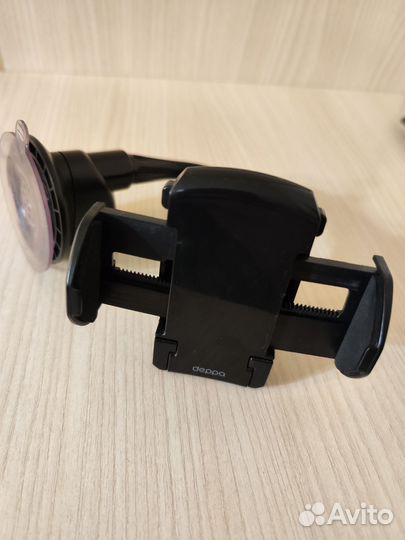 Держатель для телефона в машину