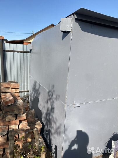 Металлический вагончик