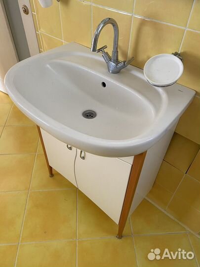 Тумба с Раковиной и Зеркалом для ванной