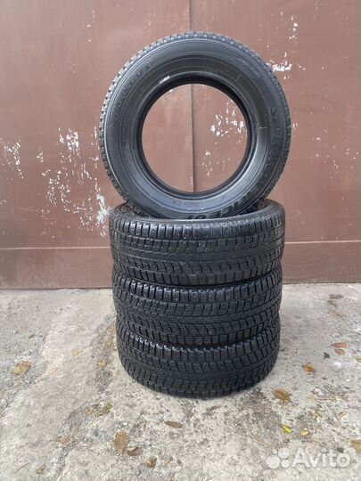 Dunlop SP Winter Ice 01 215/65 R16 102T