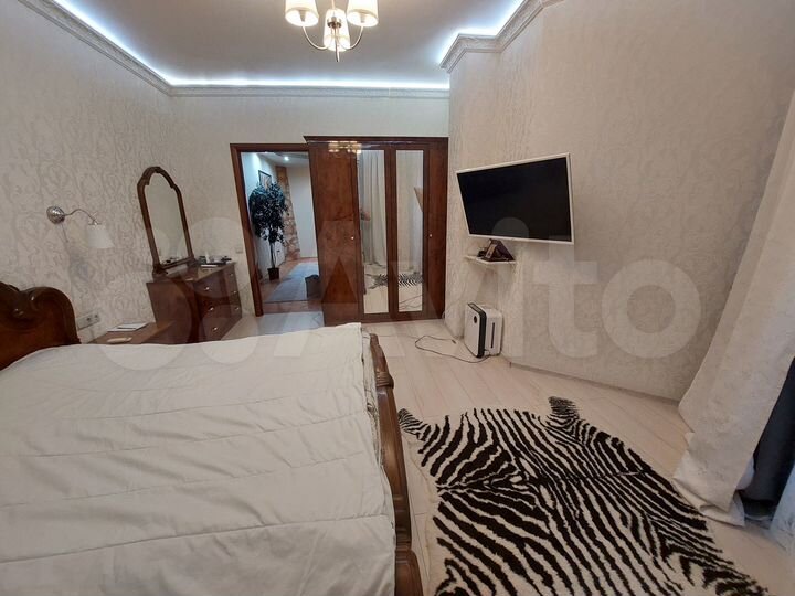 3-к. квартира, 135 м², 10/17 эт.