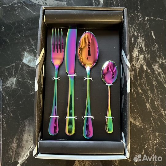 Набор столовых приборов на 4 персоны (радужный)
