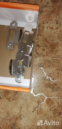 Защелка дверная